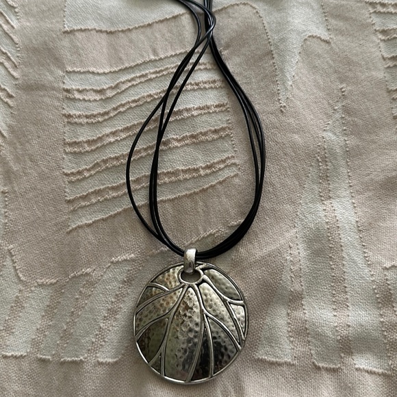 Jewelry - Silver necklace with leather chain